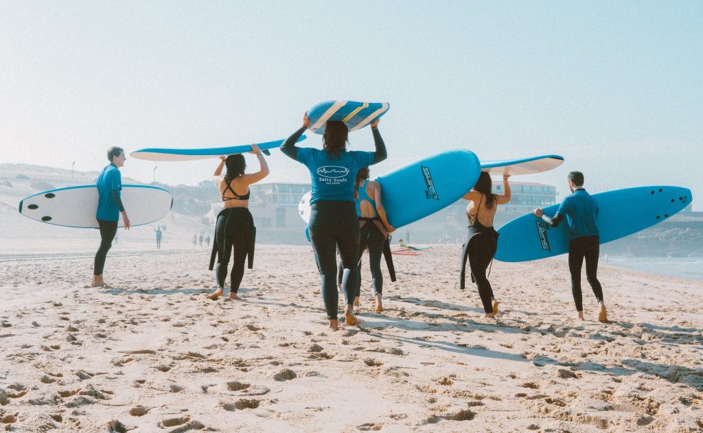 Young Travellers Surfing